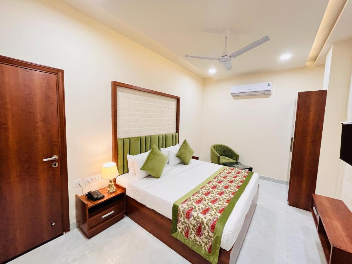 Hotel The Orchid Tree Amritsar - Walking From Golden Temple Buitenkant foto