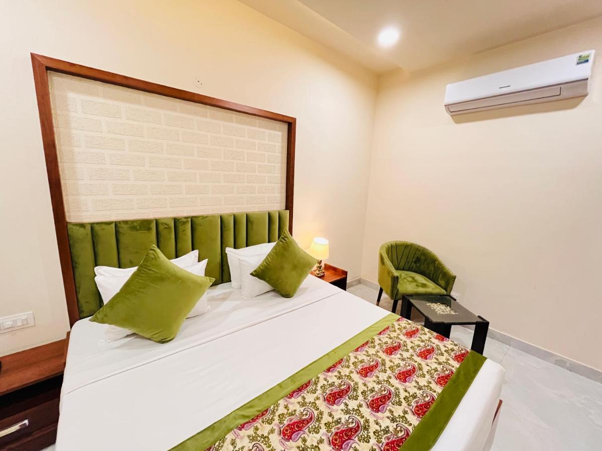Hotel The Orchid Tree Amritsar - Walking From Golden Temple Buitenkant foto