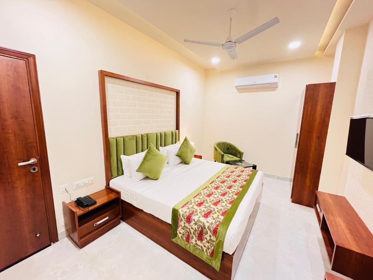 Hotel The Orchid Tree Amritsar - Walking From Golden Temple Buitenkant foto